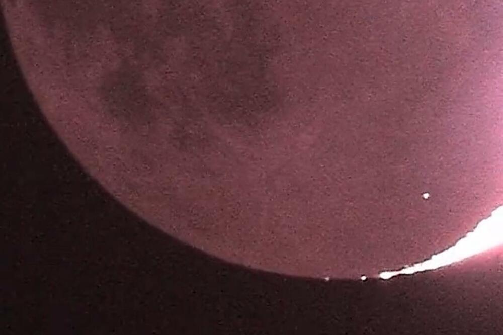 ŠOK NA NEBU! METEORIT UDARIO U MESEC: Snimljen neverovatan prizor sa Zemlje, objekat napravio KRATER na njegovoj površini (VIDEO)