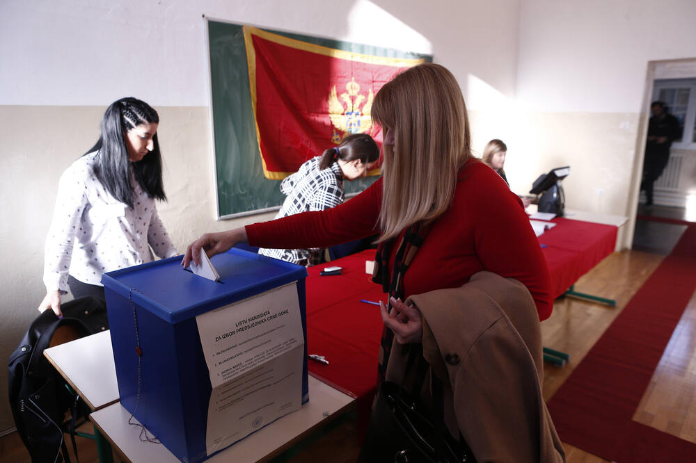 OD PONOĆI NA SNAZI IZBORNA TIŠINA: Pravo da izađe na predsedničke izbore u nedelju imaće 542.154 građana Crne Gore
