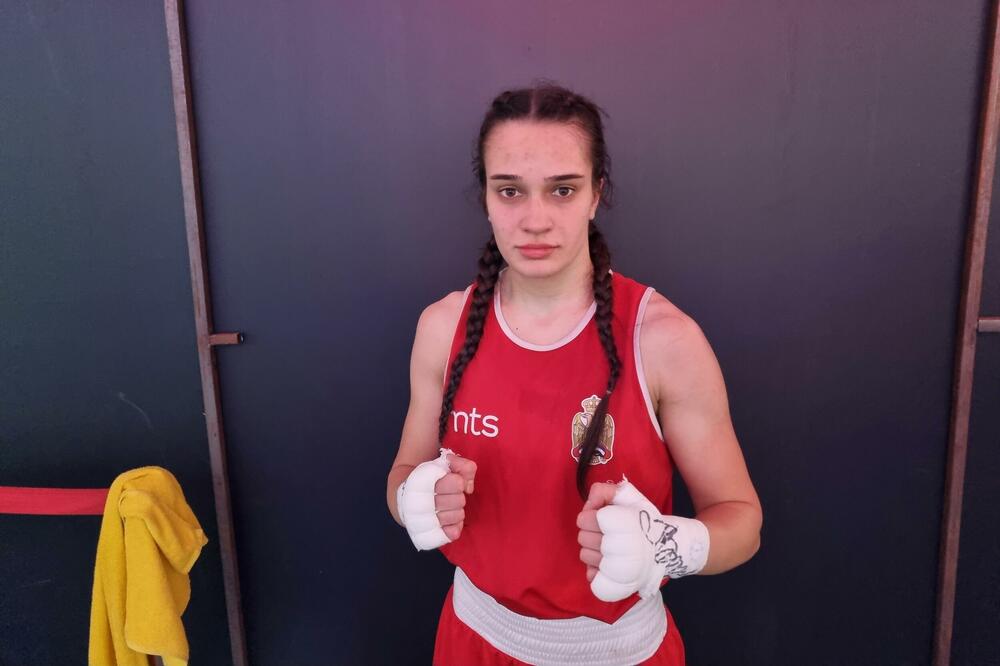 SARA I NIKOLINA ZAUSTAVLJENE U INDIJI: Srpske bokserke poražene u osmini finala!