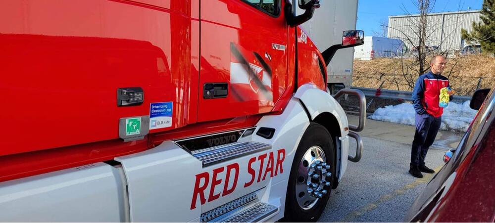 Crvena zvezda kamion