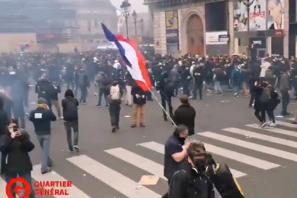 TREĆA FRANCUSKA REVOLUCIJA: 457 demonstranata uhapšeno zbog sukoba sa policijom na ulicama! VIDEO