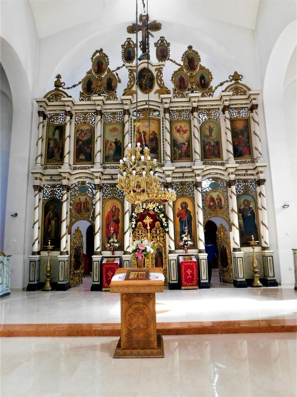 Crkva Pokrova Presvete Bogorodice, Loznica