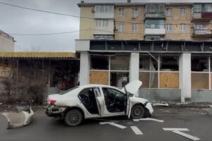 TERORISTIČKI NAPAD U MARIUPOLJU: Dignut u vazduh automobil šefa lokalne policije, preživeo jer je bomba rano eksplodirala (VIDEO)