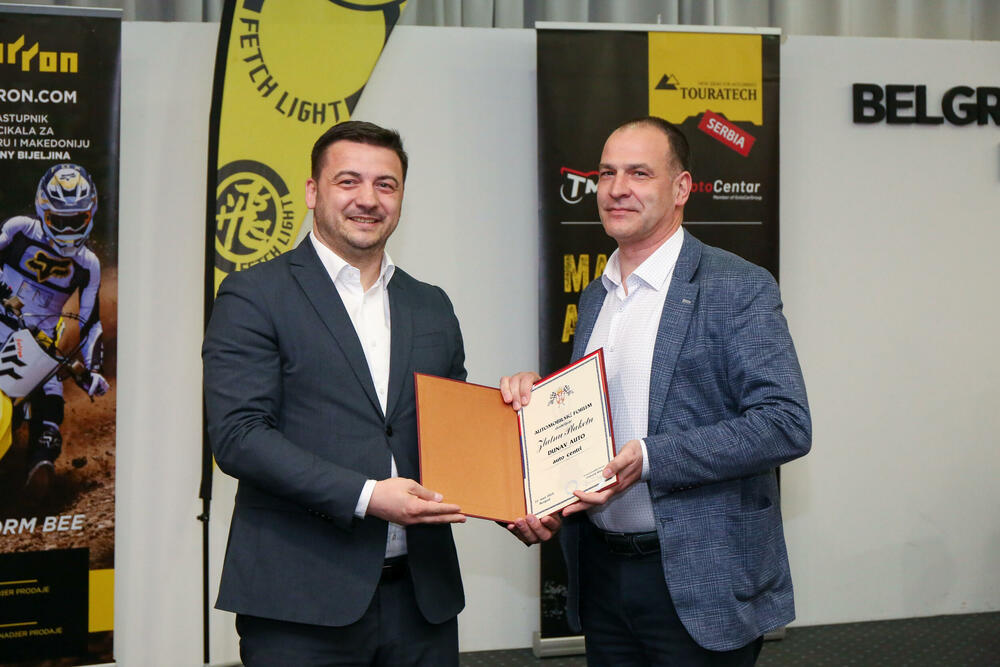 Nagradu za bezbednost uručio Branko Stamatović, direktor ABS, 