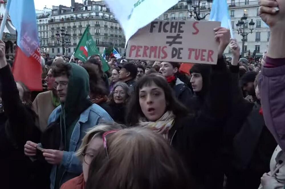 OPET SKUPOVI NEZADOVOLJSTVA U FRANCUSKOJ: Podrška povređenim demonstrantima (VIDEO)