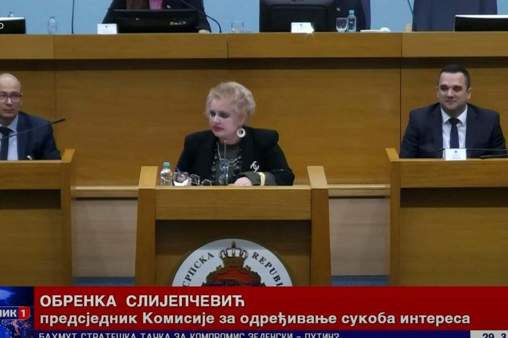 POSLE NATAŠE STIGLA I OBRENKA: Hit snimak iz Skupštine Republike Srpske! Jedni se hvatali za glavu, drugi crkavali od smeha