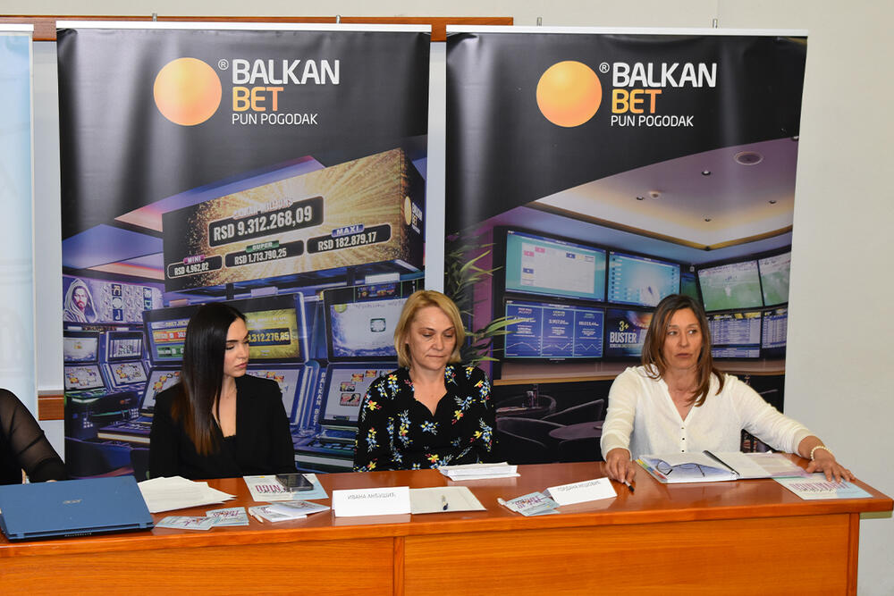 Balkan Bet, Žene u sportu
