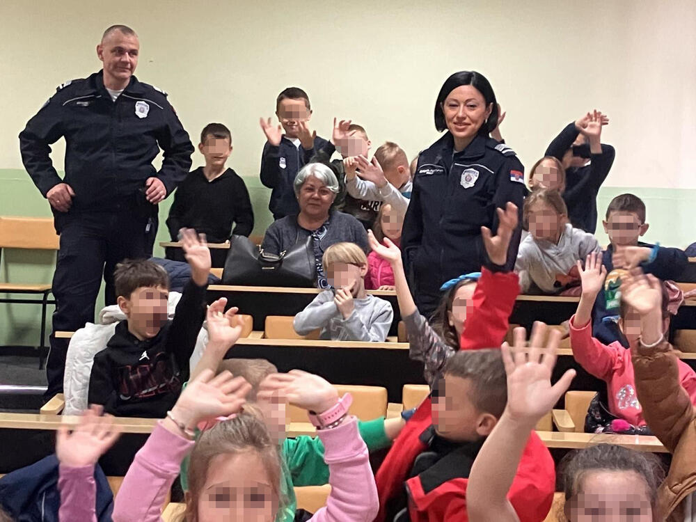 U školama će biti više policajaca koji će brinuti o sigurnosti dece