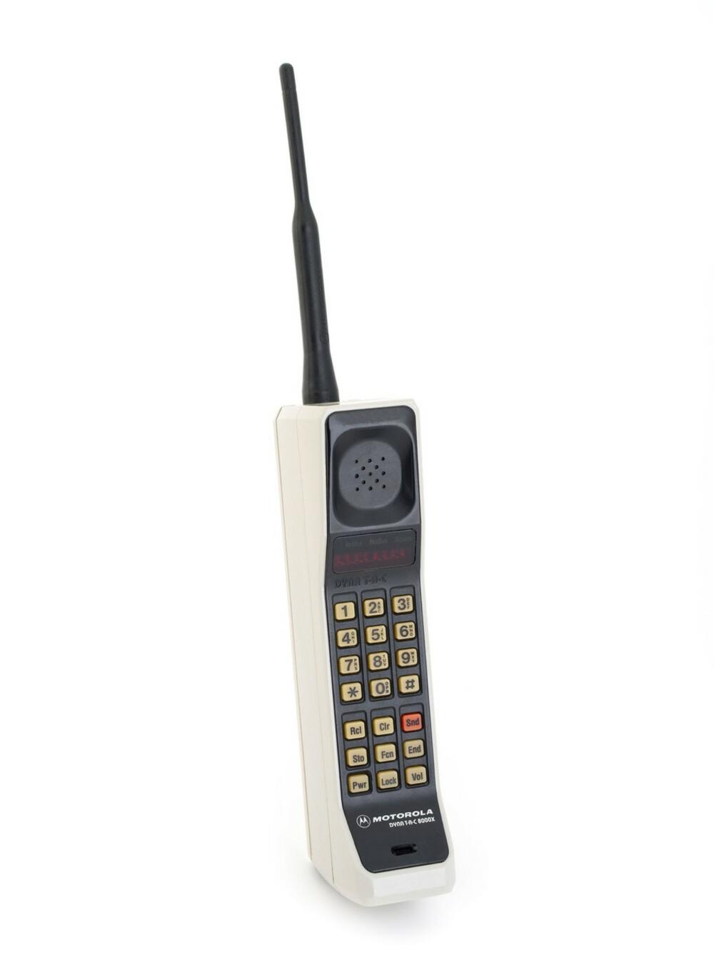 Motorola DynaTAC 8000x, prvi mobilni