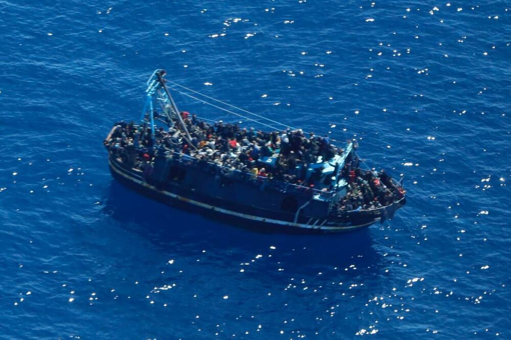 DRAMA NA MEDITERANU: Voda prodrla u brod sa 400 ljudi, KAPETANA NEMA, kao ni goriva! PUN KO OKO! (VIDEO/FOTO)