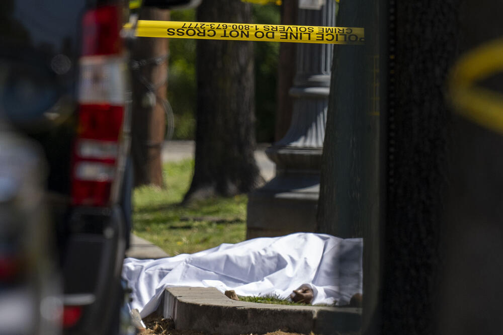 PUCNJAVA U VAŠINGTONU: Ubijena najmanje jedna osoba (FOTO)