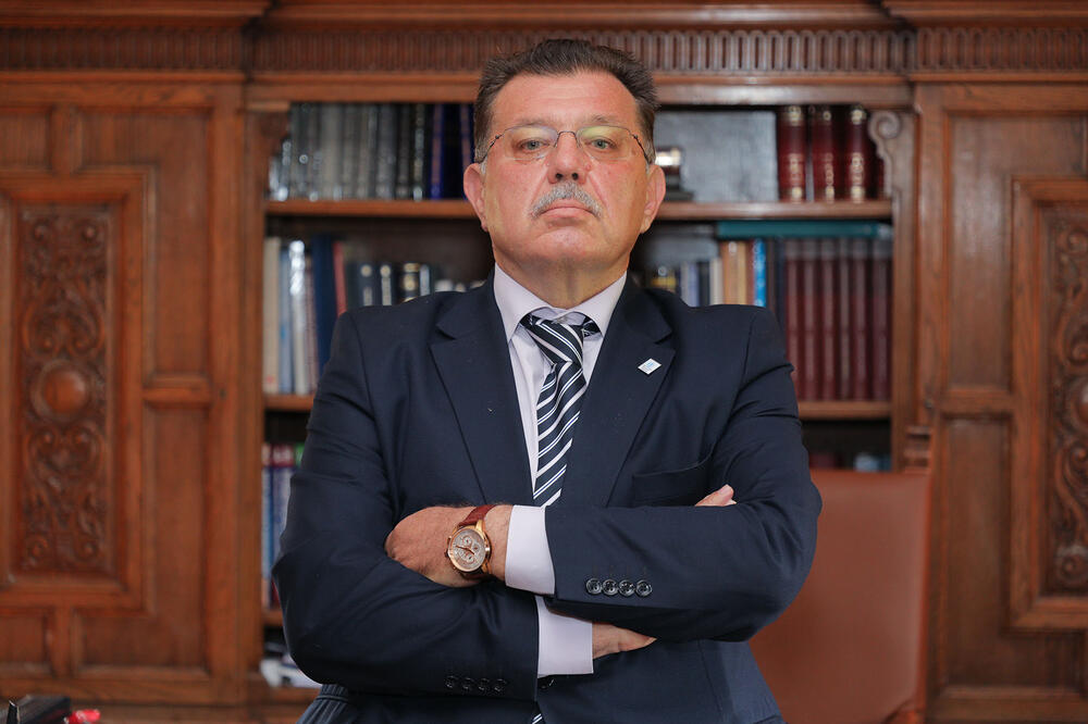 prof. dr Lazar Davidović
