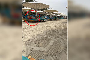 NIĐE NIJE NEBO KAO IZNAD DUBAIJA: Milo na plaži pod suncobranom vida rane od izbornog poraza! FOTO