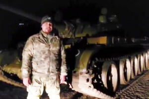 TENK T-55 POJAVIO SE PRVI PUT U RATU U UKRAJINI: Snimljen kod Zaporožja, na MESTU gde se očekuje ofanziva Kijeva! VIDEO