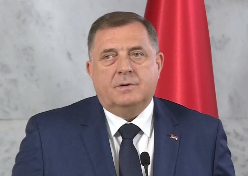 Aleksandar Vučić, Milorad Dodik