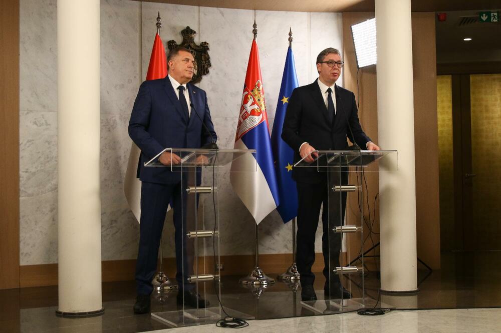 RAZGOVOR O VAŽNIM PITANJIMA SRBIJE I RS! Predsednik Vučić nakon sastanka sa Dodikom: Podržavamo dogovor sva 3 konstitutivna naroda