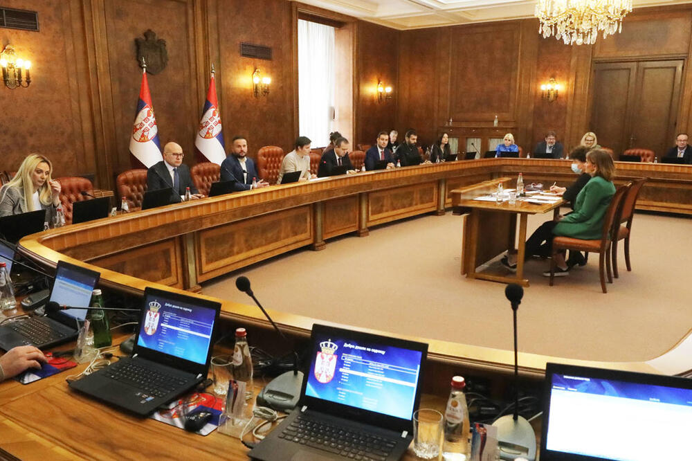 VLADA SRBIJE: Usvojen paket mera dogovoren na sastanku predsednika Vučića sa Srbima sa Kosova i Metohije