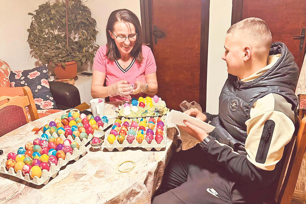 POSLANICA SPS SNEŽANA PAUNOVIĆ: Uživala sam u šaranju jaja, a uvek imam i kreativne pomoćnike