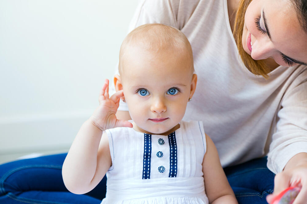 SAVETI ZA MAME: Kako se bebi pravilno čiste uši bez rizika od povreda?