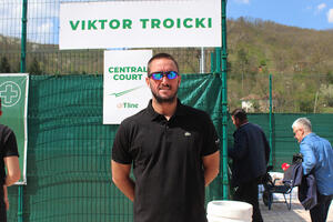 PONOSAN NA PRIZNANJE: Teniski teren Viktor Troicki u Kuršumlijskoj banji dobio prvog šampiona