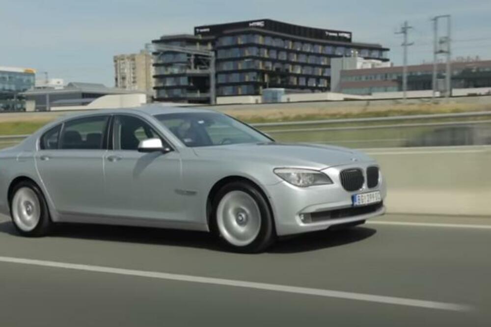 EVO KAKO OVAJ POLOVNJAK IDE POSLE 12 GODINA: Kakav je BMW Serije 7 nakon 340.000 km? (VIDEO)