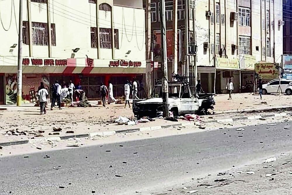 PREKNUTO PRIMIRJE U SUDANU: Detonacije se čuju u Kartumu, vojska pokušava da potisne pobunjenike dalje od predsedničke palate