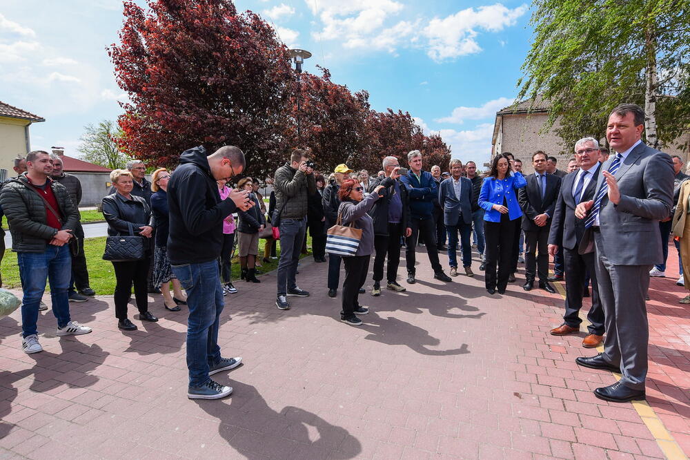 Mirović: Pokrajinska vlada obezbediće sredstva za izgradnju nove škole u Mošorinu