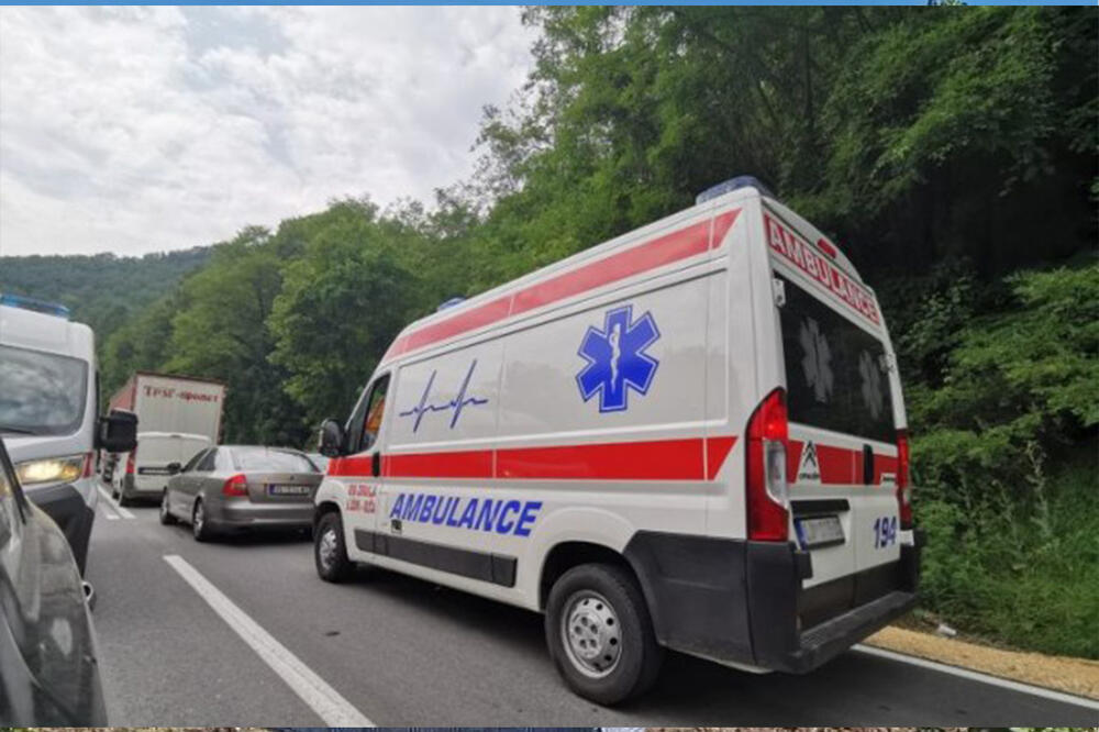 LANČANI SUDAR NA "MAGISTRALI SMRTI": Teška saobraćajka kod Čačka, troje povređeno