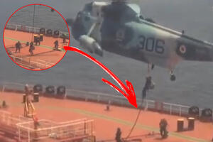 ŠOK SNIMAK! Iranski komandosi iz helikoptera iskaču na tanker koji prevozi američku naftu NOVA DRAMA U OMANSKOM ZALIVU