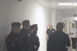 NAORUŽANI POLICAJCI ČUVAJU KOŠARKAŠE REALA ČAK I U HODNICIMA ARENE: Pogledajte šokantne detalje sa treninga Madriđana (VIDEO)