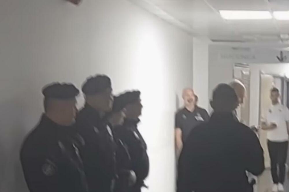 NAORUŽANI POLICAJCI ČUVAJU KOŠARKAŠE REALA ČAK I U HODNICIMA ARENE: Pogledajte šokantne detalje sa treninga Madriđana (VIDEO)