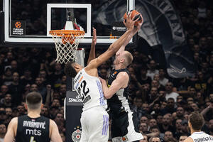 PARTIZAN POSLE TRILERA PAO U PAKLU ARENE: Real se PROVUKAO, herojski otpor OSAKAĆENIH crno-belih! KRALJEVI imali MNOGO SREĆE!