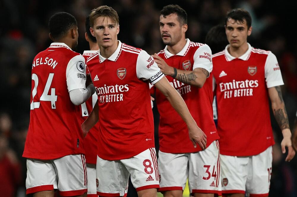 TOBDŽIJE POJAČAVAJU KONKURENCIJU U ODBRANI: Arsenal pregovara sa Ajaksom o transferu Timbera