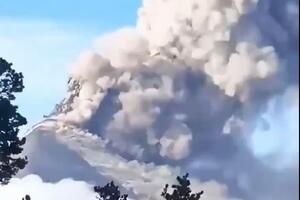 STUB DIMA DOSTIGAO VISINU OD 6 KILOMETARA: Zbog erupcije vulkana Fuego Gvatemala U STRAHU, svi se sećaju tragedije iz 2018.