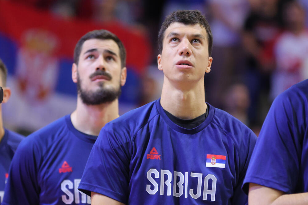 OZBILJAN UDARAC ZA KARIJA I SRBIJU: Kapiten košarkaške reprezentacije Srbije slomio šaku! Mora na operaciju!