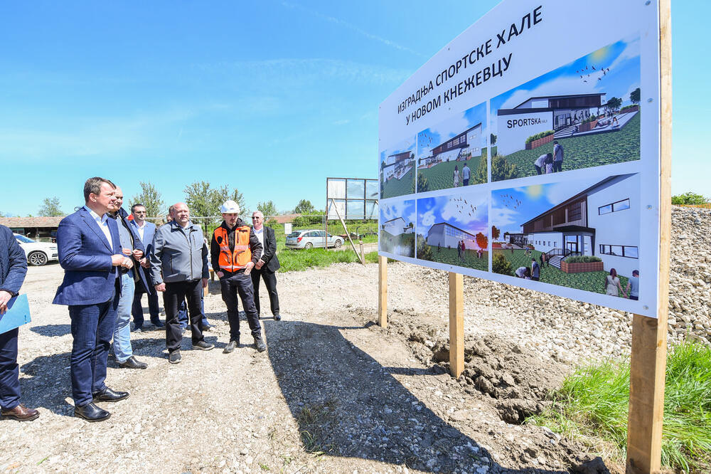 Mirović: Napreduju radovi na izgradnji sportske hale u Novom Kneževcu