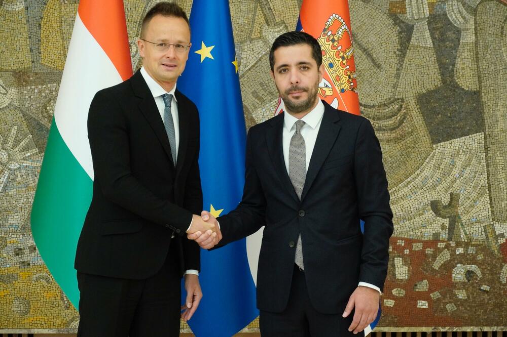 MINISTAR MOMIROVIĆ SE SASTAO SA SIJARTOM: Između Srbije i Mađarske biće izgrađen novi naftovod u dužini većoj od 100 kilometara