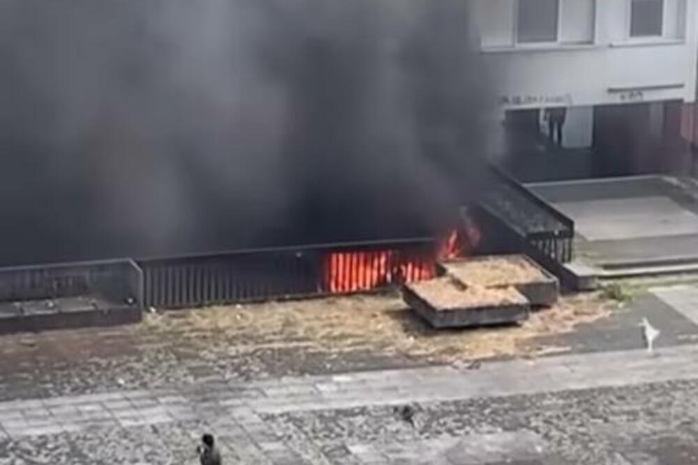 VELIKI POŽAR U NOVOM SADU: Gori garaža u blizini ŠKOLE, gust crni dim kulja iz objekta (VIDEO)