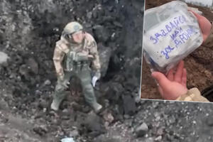 DRUGOVI MU PUCALI U LEĐA! Pogledajte kako je ruski vojnik hteo da se spase: Dao znak za predaju i dobio poruku od Ukrajinaca
