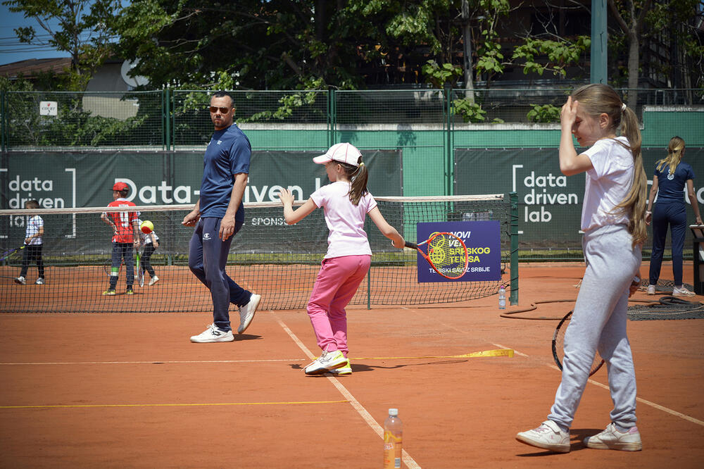 PREDIVNE SCENE NA KARABURMI! Festival dečijeg tenisa na terenima teniskog kluba Crvena zvezda! FOTO