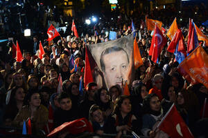 ERDOGAN PONOVO PREDSEDNIK TURSKE: Njegove pristalice već slave na ulicama Istanbula