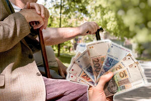 NOVA PRAVILA ZA SRBE KOJI ŽIVE U HRVATSKOJ: Evo ko će morati da plaća porez na penziju i na koji način to mogu da izbegnu!