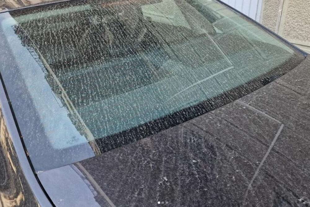 METEOROLOG UPOZORAVA Prljava kiša iz Sahare danas je upropastila automobile, a EVO DA LI ĆE PADATI PONOVO! (FOTO)