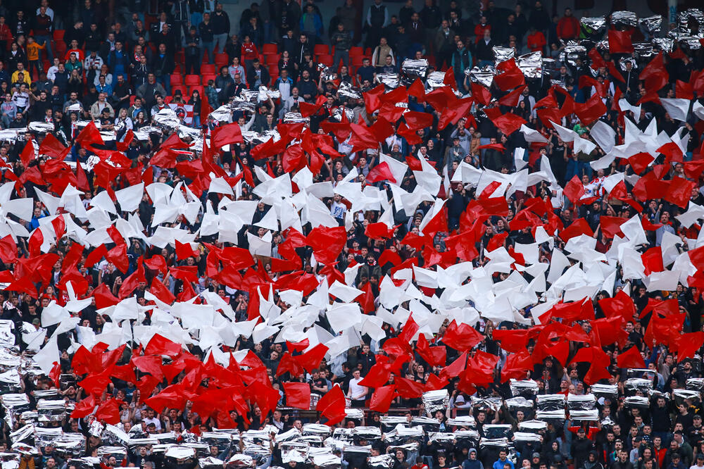 SA BARJAKOM NA PROSLAVU TITULE U NEDELJU: Crvena zvezda otvorila kapije stadiona za svoje navijače! Da sve bude crveno-belo