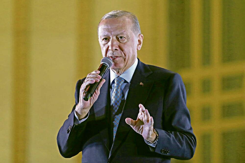 TURSKA POSLE IZBORA: Erdogan na vlasti, zemlja i dalje podeljena, a Putin najzadovoljniji