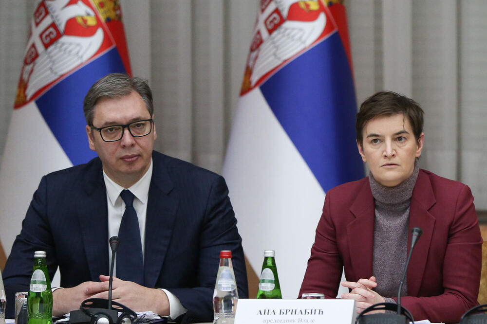 PREDSEDNIK VUČIĆ I PREMIJERKA BRNABIĆ SE OBRAĆAJU JAVNOSTI: Sutra uveče tačno u 20 sati, saopštiće važne odluke