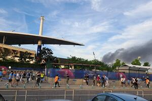 HAOS PRED FINALE LIGE ŠAMPIONA! Veliki POŽAR u blizini stadiona, GUSTI DIM U VAZDUHU! Ovo nikako nije dobro (VIDEO)