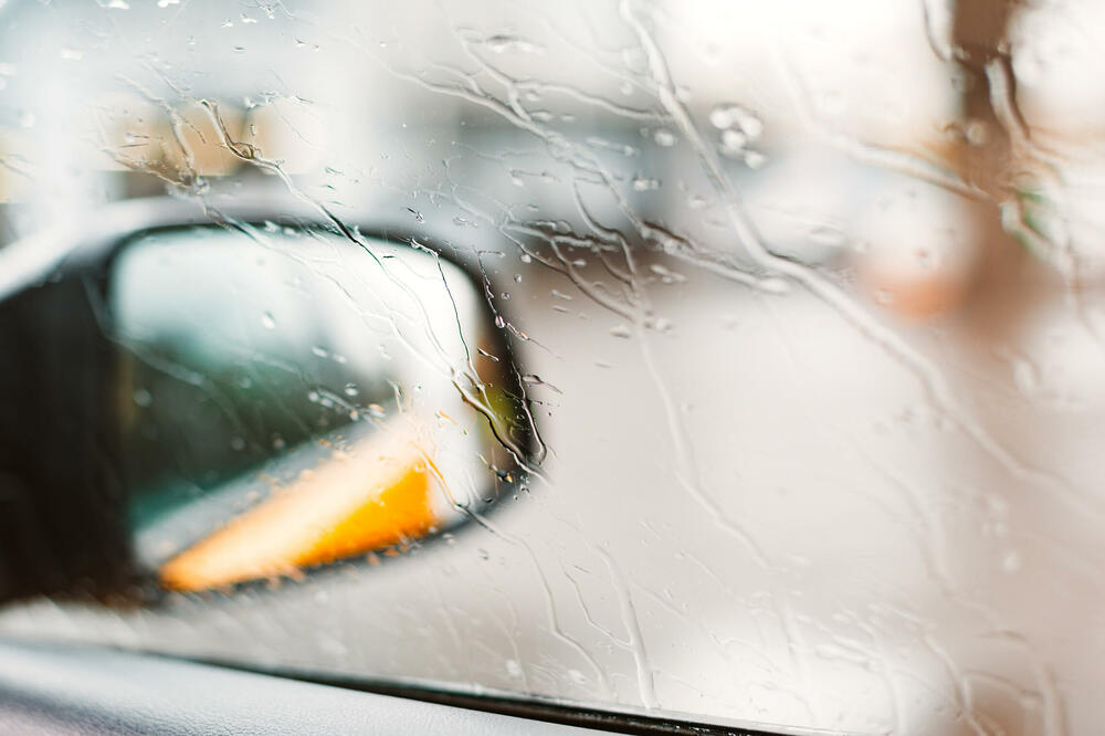 SNEGA MOŽE BITI NA OVIM PUTEVIMA U SRBIJI, POTREBAN OPREZ: Magla i poledica otežavaju saobraćaj, bez ovoga NE KREĆITE NA PUT