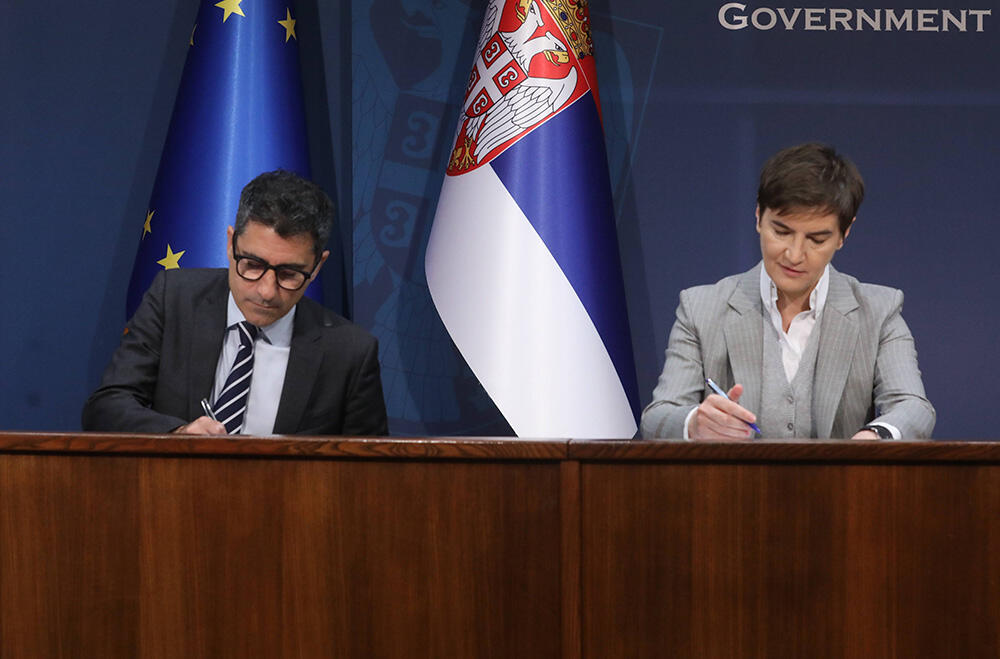Ana Brnabić, Siniša Mali, Potpisivanje Ugovora, Potpisivanje ugovora sa Evropskom bankom, Naučno tehnološki park
