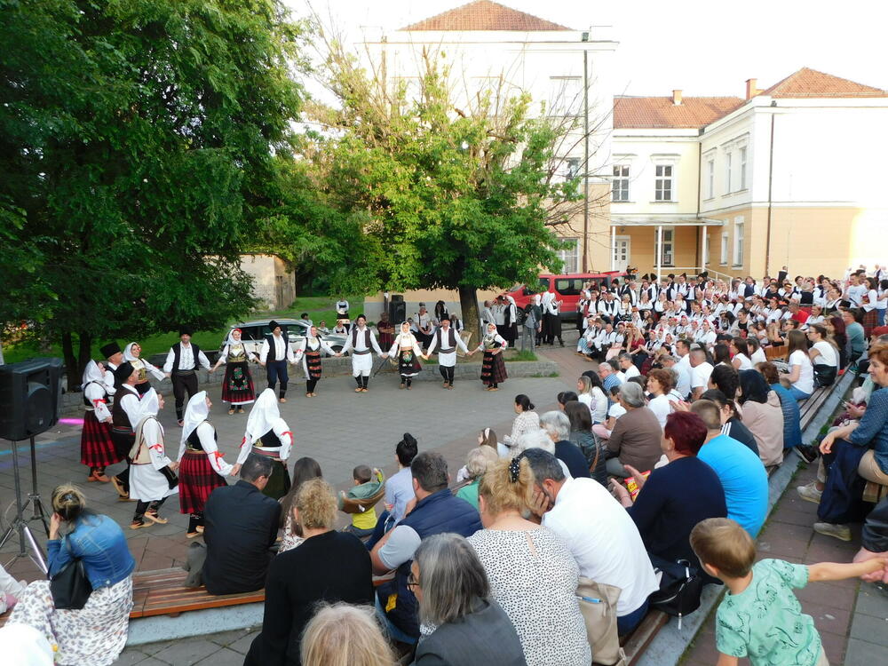 folklor, Loznica